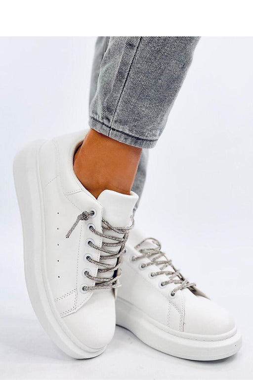 Inello - Stijlvolle Witte Sneakers met Glanzende Kristallen Veters 🌟 - Chique Design